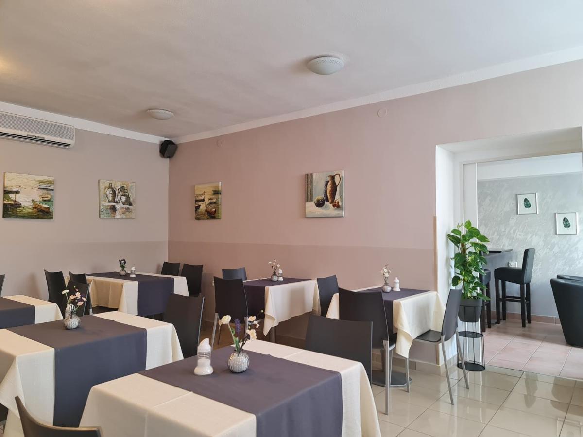 Garni Hotel Keltika Izola Exterior foto